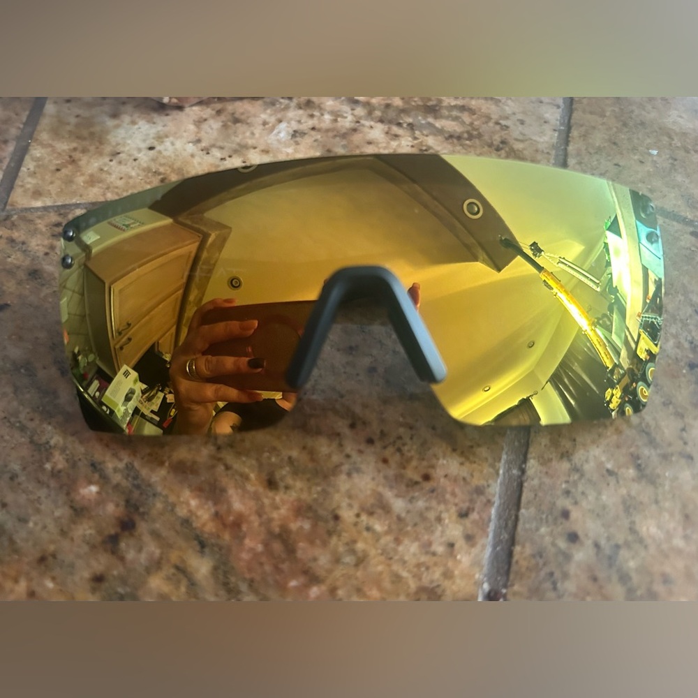 Gold heat waves